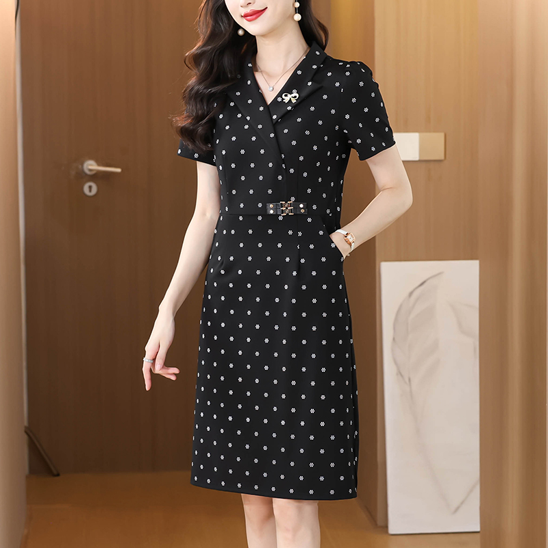 Black Printed Plus Size Women’s Summer Dress with Short Sleeves and Slimming Fit