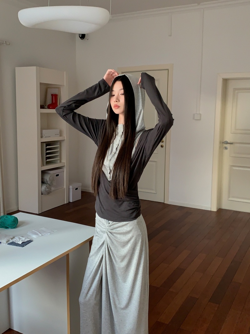 Deconstructed Button Design Skin-Friendly French Style Inner Layer Set Knit Top and Skirt - Image 2