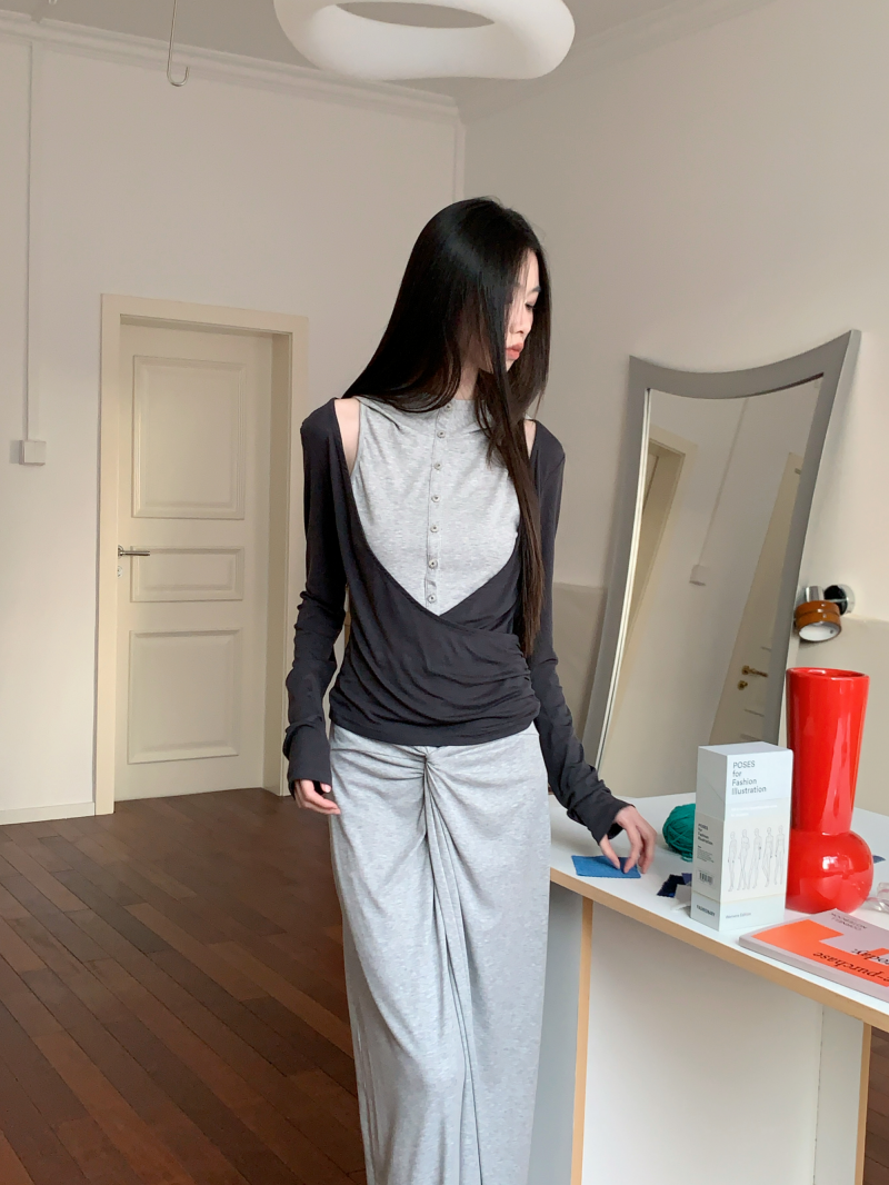 Deconstructed Button Design Skin-Friendly French Style Inner Layer Set Knit Top and Skirt - Image 3