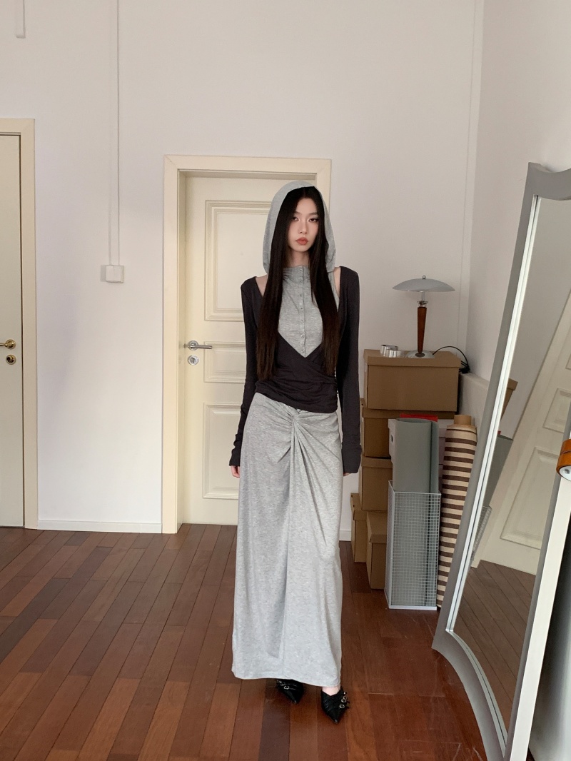 Deconstructed Button Design Skin-Friendly French Style Inner Layer Set Knit Top and Skirt - Image 4