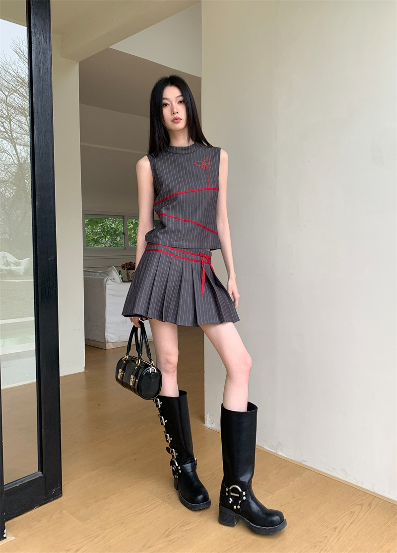 Gray Striped Pleated Skirt Two-Piece Set with Contrast Embroidery - Image 3