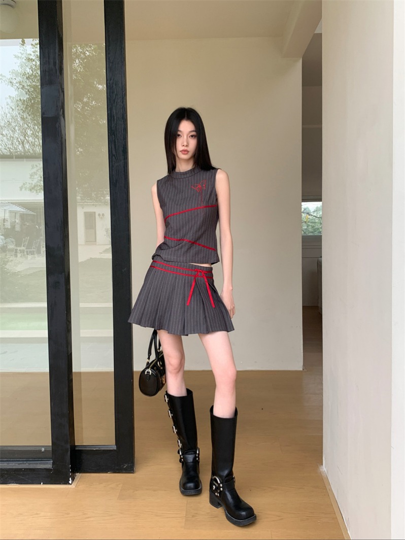 Gray Striped Pleated Skirt Two-Piece Set with Contrast Embroidery - Image 4